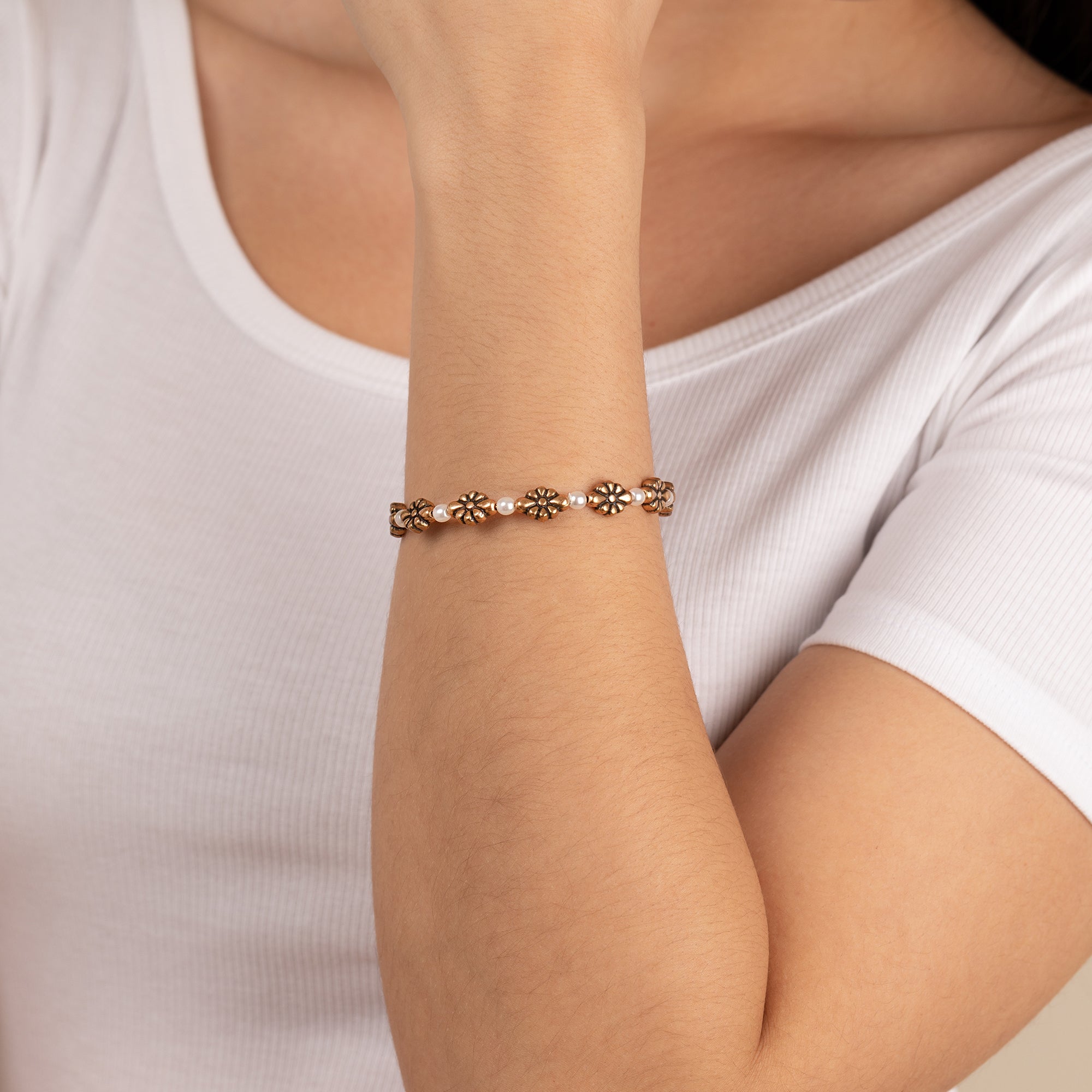 Daisy + Pearl Motif Charm Bangle