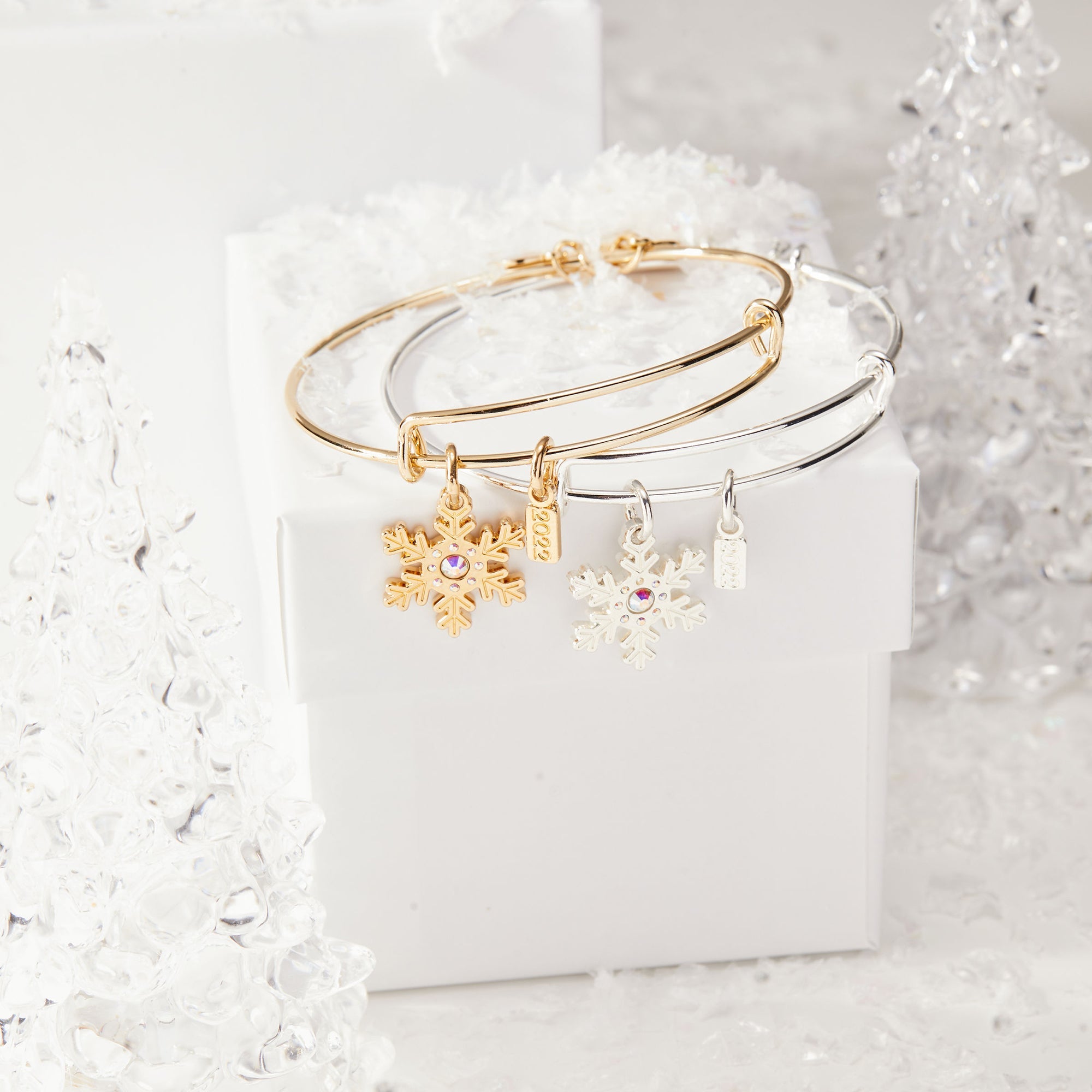2022 Snowflake Charm Bangle